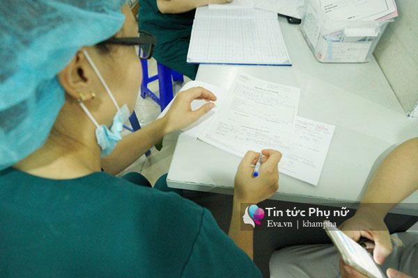 Vào phòng mổ đẻ Bệnh viện Phụ sản Trung ương xem trọn vẹn 1 ca sinh mổ - 17