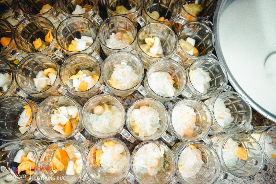 Quán chè thập cẩm 40 năm đắt đỏ nhất nhì Hà Thành vẫn bán đều mỗi ngày 1000 cốc - 4