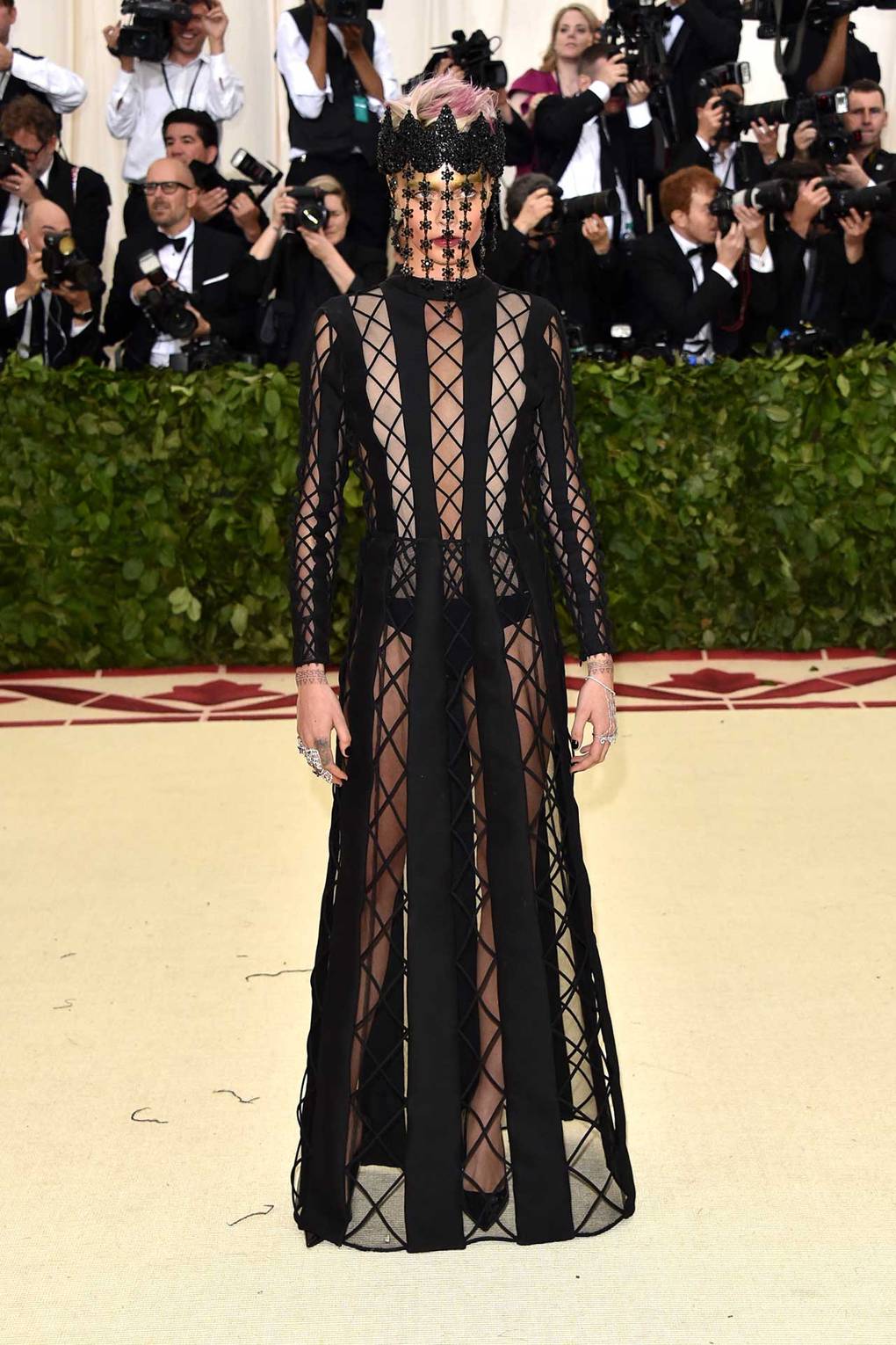 Met Gala 2018: Cuộc chiến lại đến từ Rihanna và Katy Perry - 9