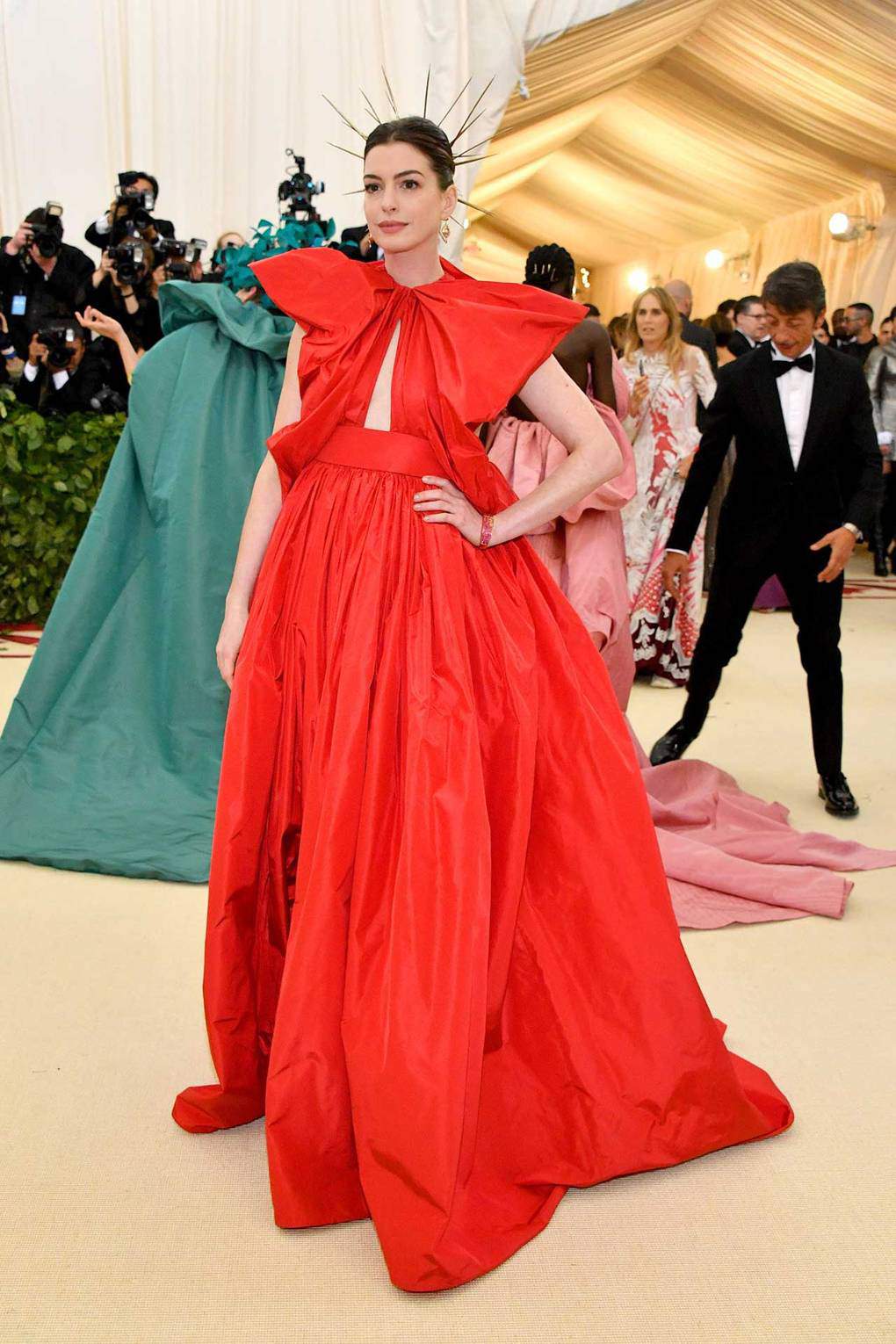 Met Gala 2018: Cuộc chiến lại đến từ Rihanna và Katy Perry - 13