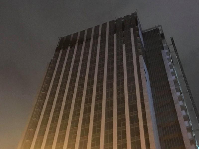 Cháy dữ dội tại tầng 25 tòa nhà MB Grand Tower trên đường Lê Văn Lương - 3