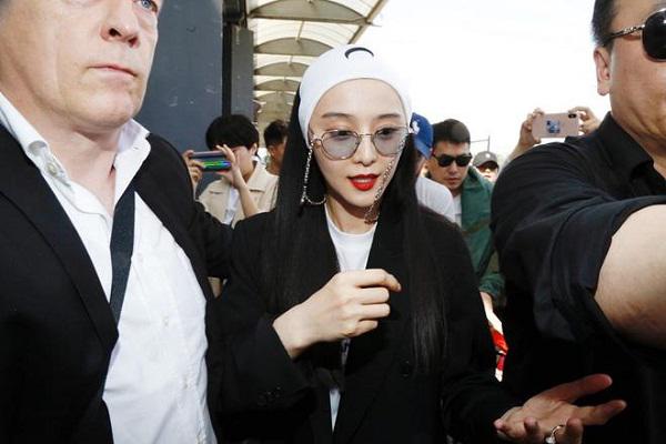 fan "choang vang" voi can phong dac biet 120 trieu/dem ma pham bang bang se o tai lhp cannes - 1