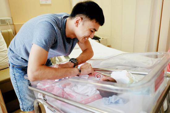 Vợ chồng Văn Anh - Tú Vi quyết định không cho con đi nhà trẻ vì sợ bạo hành - 2