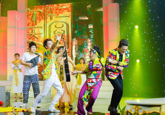 Xuất hiện bản đờn ca tài tử nịnh giám khảo amp;#34;gây sốtamp;#34;, Việt Trinh - Việt Hương được gọi tên - 4