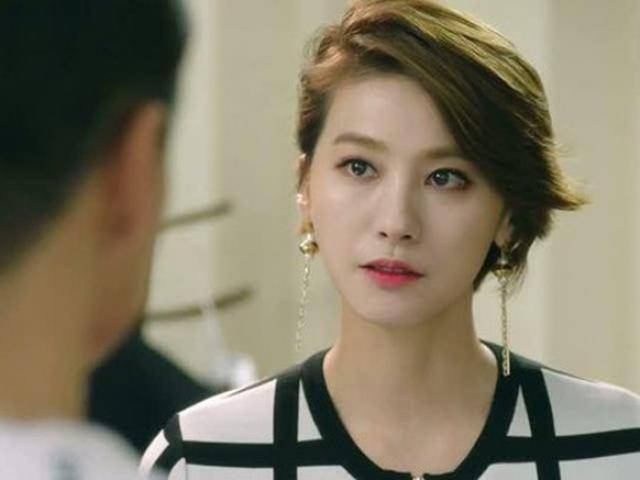 Âm mưu bất ngờ đằng sau căn nhà 4 tầng bố mẹ chồng tặng con dâu làm quà cưới