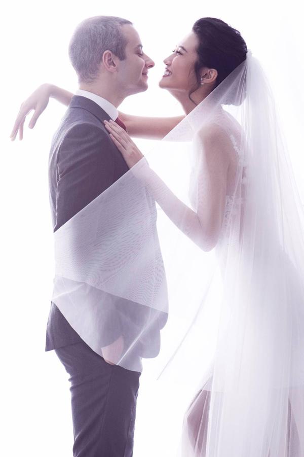 Kha Mỹ Vân mang bầu, chồng Tây là người đầu tiên phát hiện, chăm sóc vợ từ A-Z - 1