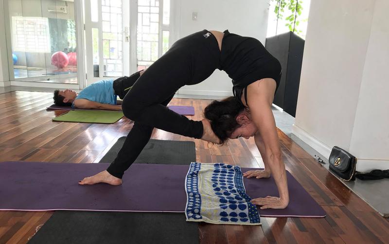 Nhờ tập yoga mỗi ngày, cô Ngọc Hương luôn có tinh thần sảng khoái.
