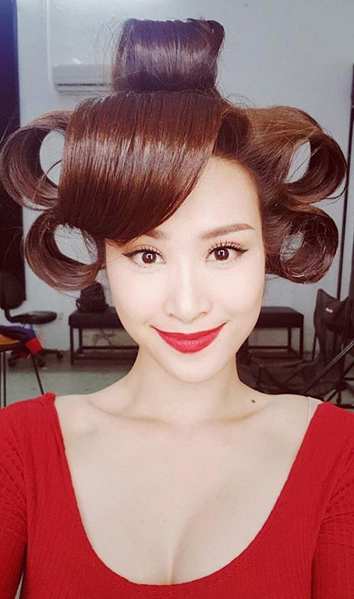 Cười amp;#34;banh nócamp;#34; với các kiểu làm tóc cực chịu chơi của sao Việt hạng A - 2