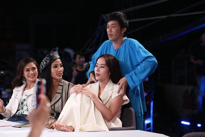 Loạt biểu cảm lạ của Nam Em khi lộ diện trên truyền hình sau scandal Trường Giang - 3