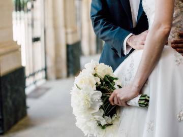 Nếu không đưa được trọn đường, thì bằng nhường ấy lời thương... cũng thừa