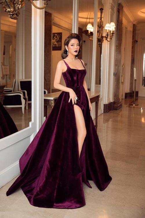 Hãy xem cách Phạm Hương, Lý Nhã Kỳ diện đầm nhung mà vẫn không hề bị già - 4