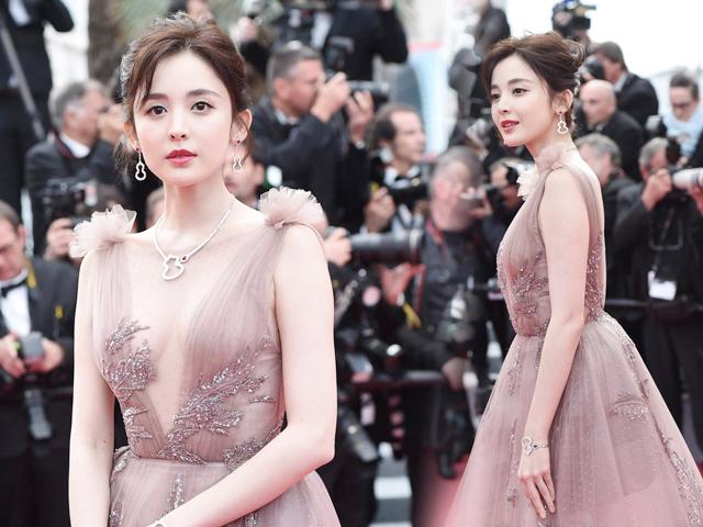 Không cần chiêu trò, có một mỹ nhân Cbiz đến Cannes được khen hết lời nhờ... thần thái