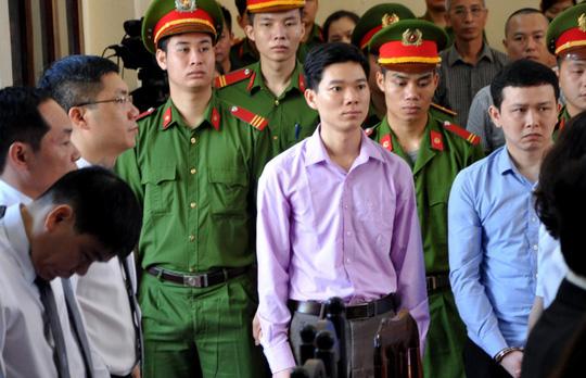 Mở lại phiên xét xử BS Hoàng Công Lương: Đề nghị triệu tập đại diện Bộ Y tế - 1