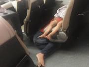 Làm mẹ - Bố co ro nằm sàn, nhường cả hai ghế cho con ngủ khiến dân mạng xúc động