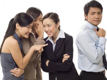 Làm cùng cơ quan, tôi nhục nhã khi vợ hồn nhiên buôn chuyện chồng… yếu sinh lý