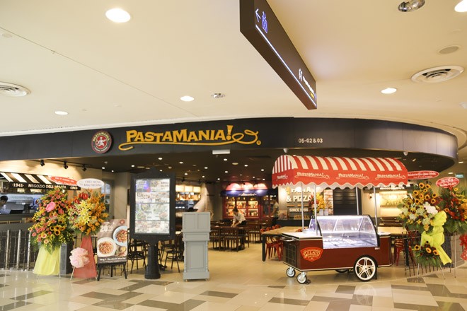 ngoi an mon y giua quang truong italia tai sai gon - 1