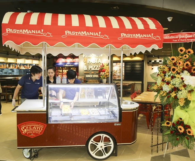 ngoi an mon y giua quang truong italia tai sai gon - 6