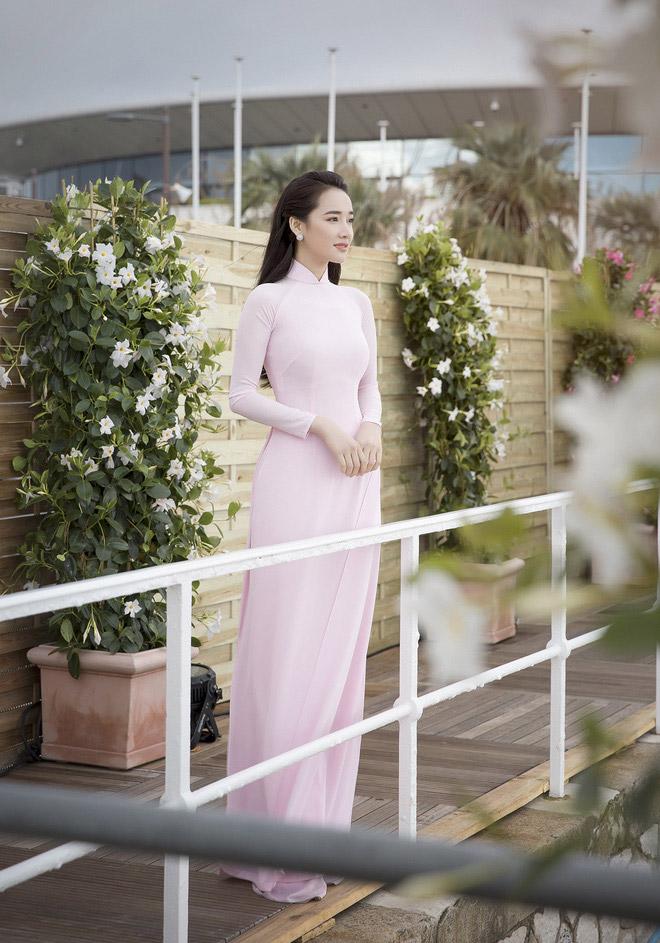 Nhã Phương chính là thánh đi giày cao gót tại LHP Cannes 2018 - 8