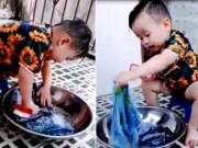 Làm mẹ - Giúp mẹ giặt quần, cậu bé 3 tuổi giành hết spotlight của mạng xã hội