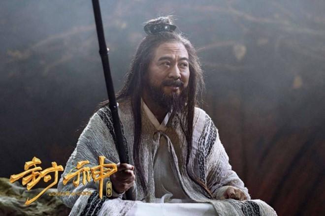 Sau khi bị chê ông già 80 tuổi, Lý Liên Kiệt lộ diện trẻ trung, có sức sống hơn - 6
