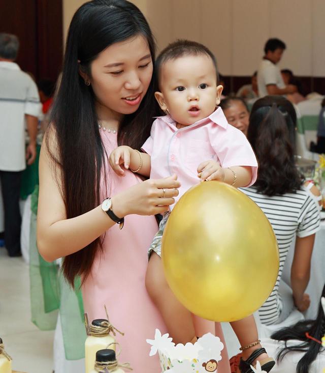 Chỉ 30 phút, mẹ Bình Thuận nấu cho con bữa ăn dặm với cơm ngon mê ly - 1