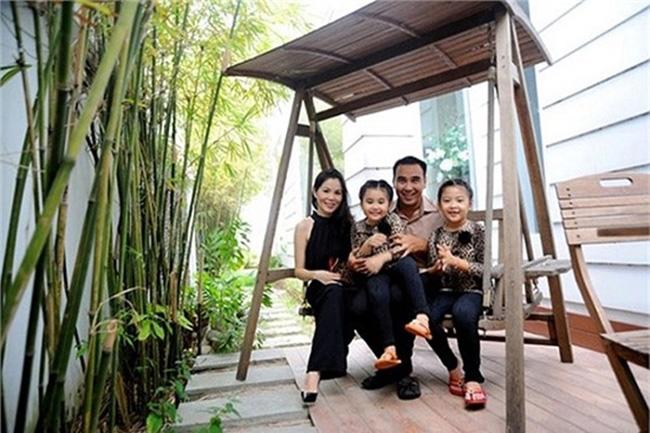 Bình dị, chân đất, ai ngờ MC Quyền Linh sở hữu biệt thự amp;#34;khủngamp;#34; triệu đô - 2