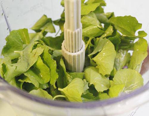 Chạy ra chợ mua nắm rau má về xay nhuyễn rồi đắp lên mặt, sẹo lõm đến mấy cũng khỏi - 3