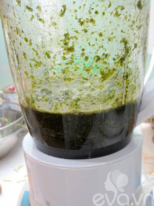 Chạy ra chợ mua nắm rau má về xay nhuyễn rồi đắp lên mặt, sẹo lõm đến mấy cũng khỏi - 4