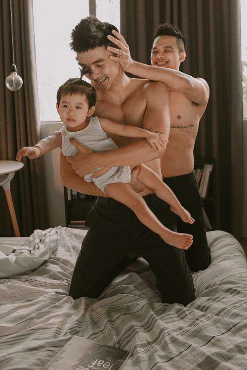 Khao khát có con thành hiện thực của hai chàng trai Cần Thơ sống trong cảnh amp;#34;hồn bướm thân sâuamp;#34; - 4