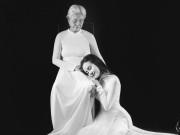 Giải trí - Mẹ Vy Oanh qua đời, nhiều sao Việt động viên chia sẻ cùng nữ ca sĩ