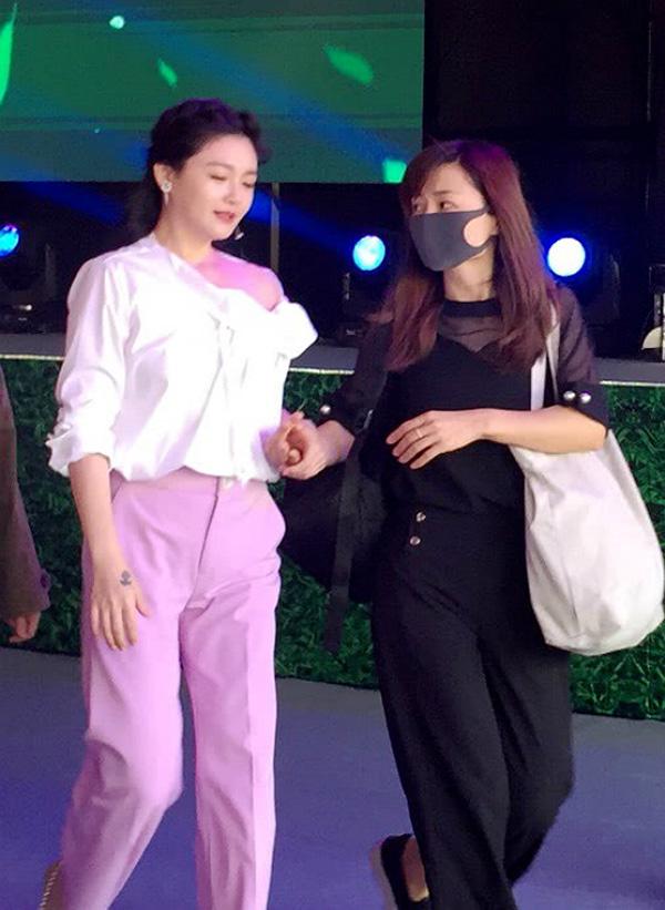 Sau cú sốc phẫu thuật bỏ thai, Từ Hy Viên trở lại với vẻ tươi tắn, vóc dáng hao gầy - 2