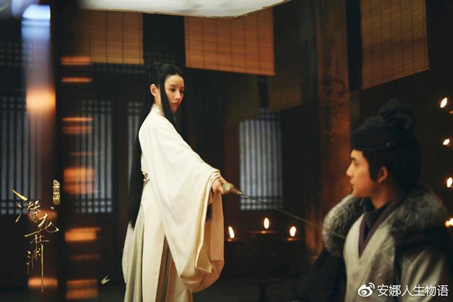 11 năm sau scandal amp;#34;tan cửa nát nhàamp;#34;, ngọc nữ Đổng Khiết trở lại amp;#34;cặpamp;#34; với trai kém 12 tuổi - 2