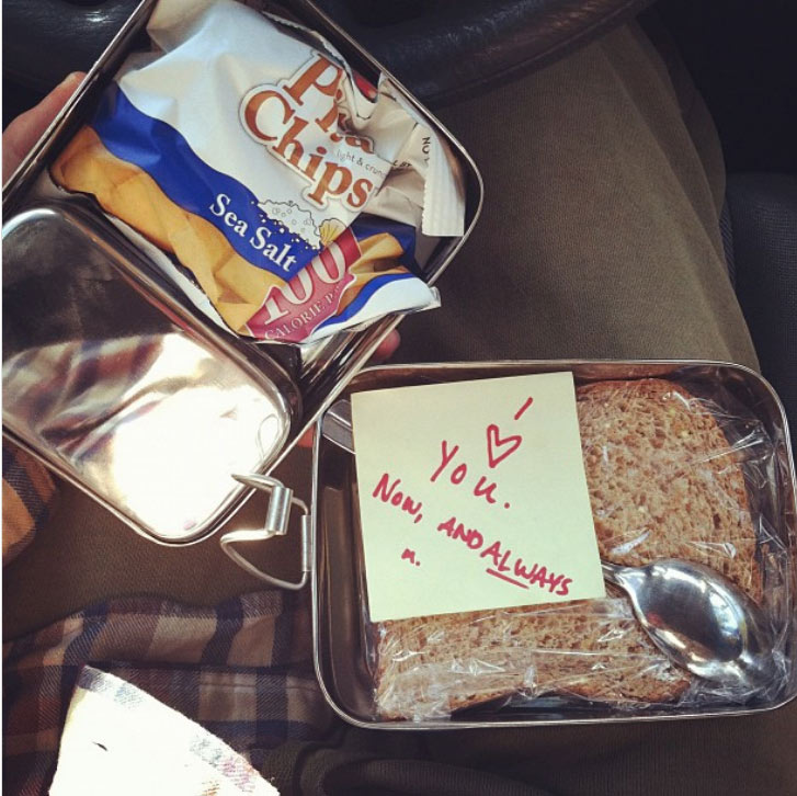 11 dấu hiệu cho thấy chàng đang “phát điên” vì bạn - 5