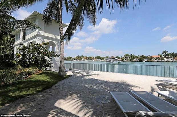 ben trong biet thu cua trum mafia khet tieng co gi? - 13