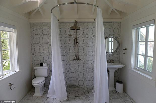 ben trong biet thu cua trum mafia khet tieng co gi? - 8