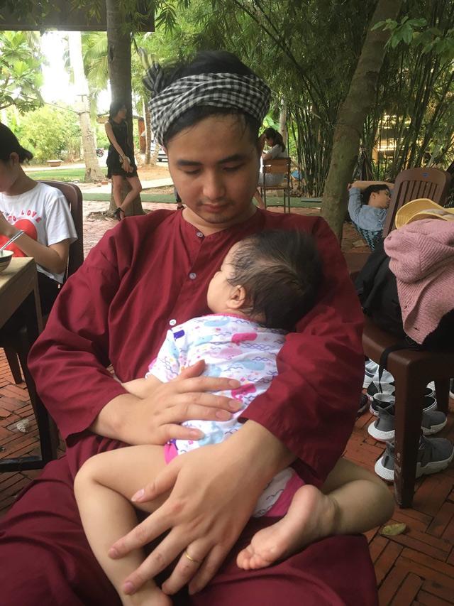 Bé Hà Nội khiến người lớn phải ghen tỵ vì amp;#34;1 tuổi đã đi du lịch khắp đất nướcamp;#34; - 3