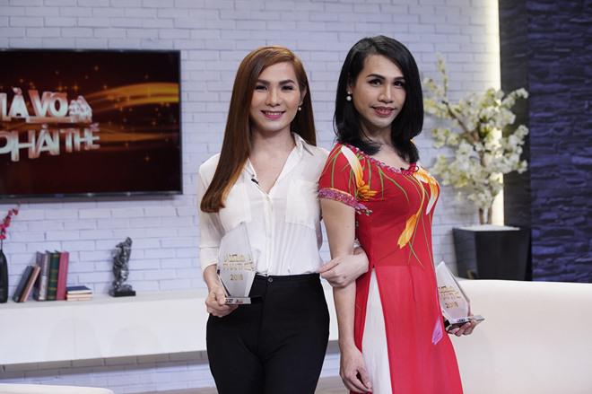 Hoa hậu Hương Giang trốn trên tầng 4, mấy tháng trời không gặp bố sau khi chuyển giới - 4