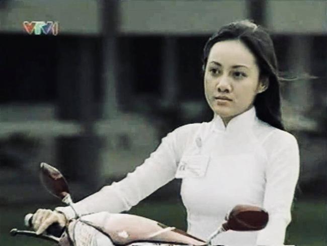 BTV Hoài Anh hé lộ ký ức về amp;#34;một nụ hôn trộmamp;#34; trong phim cùng Quyền Linh 14 năm trước - 3