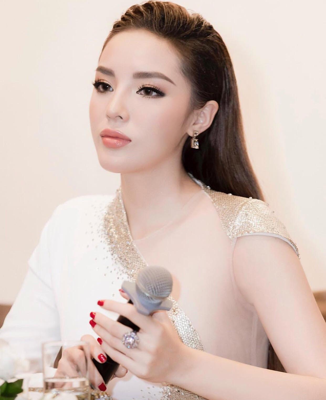 Sao Việt tô son nude: Người đỉnh cao sang trọng, kẻ chìm xuồng quê mùa - 1
