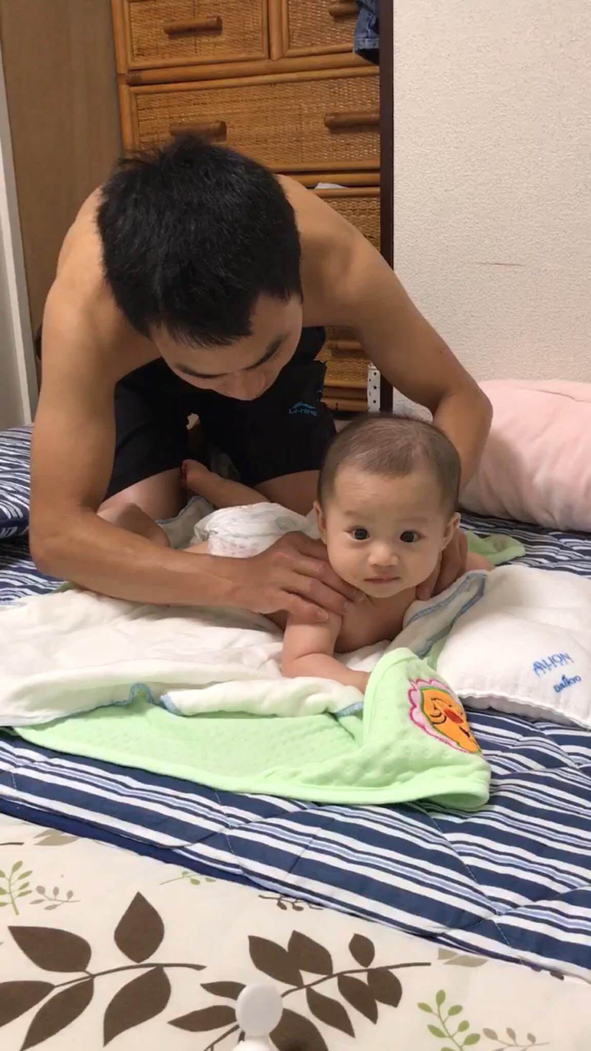 Phát hờn với cô vợ có anh chồng amp;#34;vàng mườiamp;#34;, 2h đêm tan làm về nhà vẫn lo trăm việc - 11