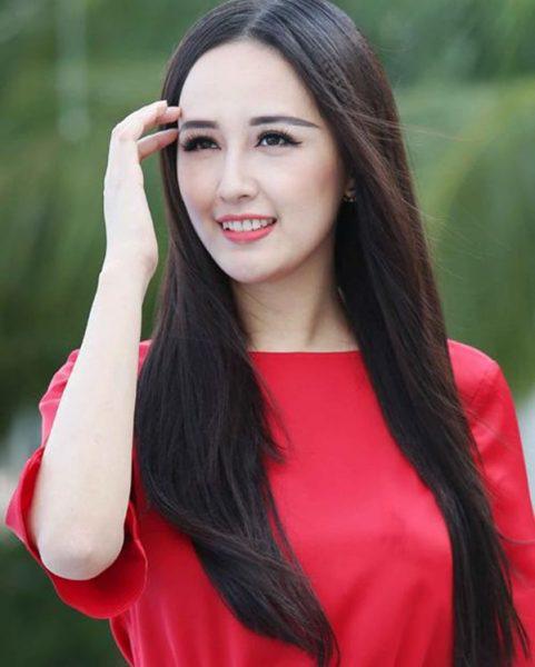 Hoa hậu nối tiếp hoa hậu, Kỳ Duyên amp;#34;bắt chướcamp;#34; Mai Phương Thúy vẽ lông mày tận thái dương - 4
