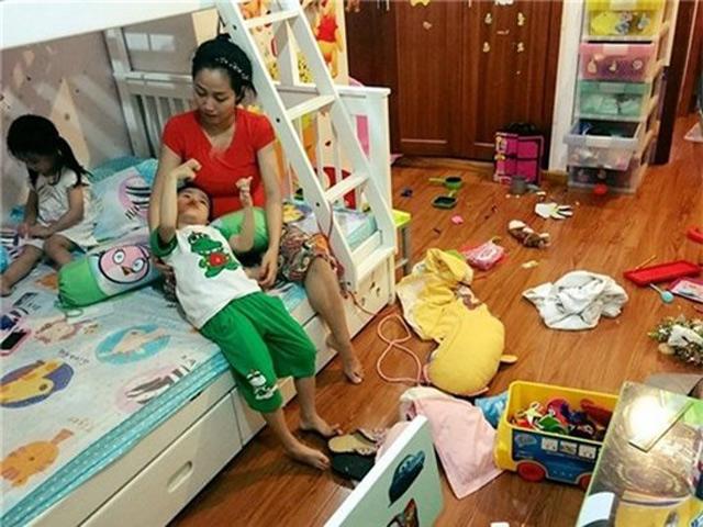 Mải livestream với fan, không ít sao Việt bị lộ hậu trường nhà cửa như... bãi chiến trường