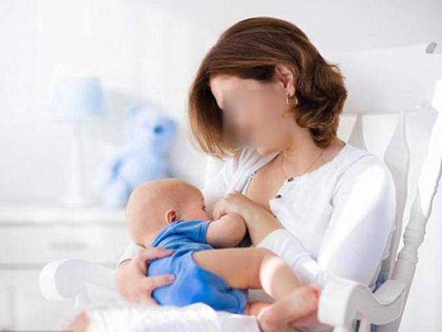 Mẹ bị rắn độc cắn nhưng vẫn cho con gái 3 tháng tuổi bú dẫn đến cái kết thảm thương