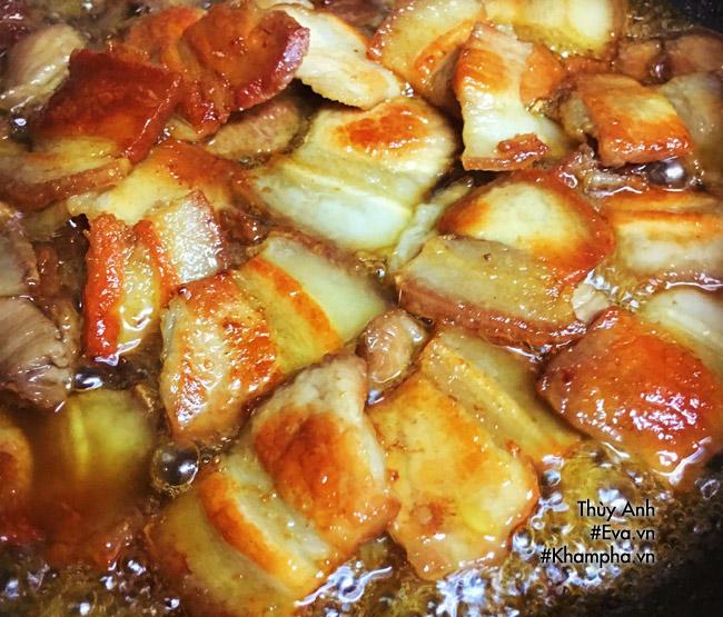 Thịt ba chỉ rang cháy cạnh rim dứa đậm đà, đưa cơm - 3