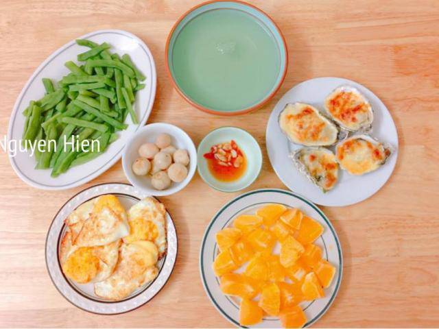 Vợ đảm mỗi ngày chỉ tiêu hơn 100k tiền ăn cho hai người vẫn 3 bữa sang chảnh như thường