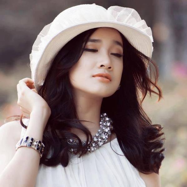 Hành trình lột xác ngoại hình từ amp;#34;sến sẩmamp;#34; đến amp;#34;sang chảnhamp;#34; của Nhã Phương - 1