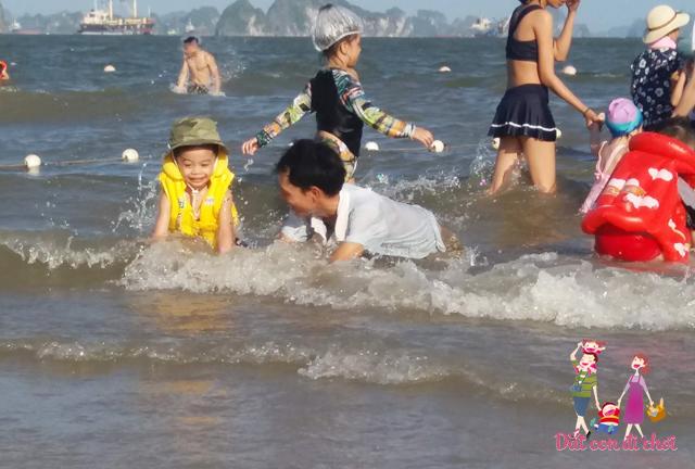 [Bài dự thi - MS 07] Dắt con đi chơi: Lần đầu ra biển - 4