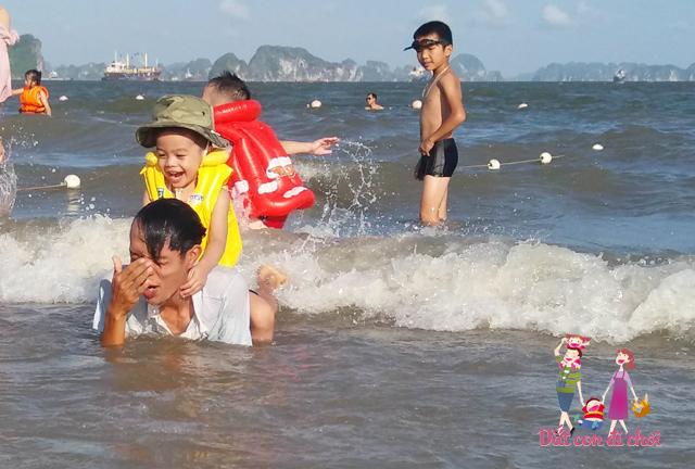 [Bài dự thi - MS 07] Dắt con đi chơi: Lần đầu ra biển - 2
