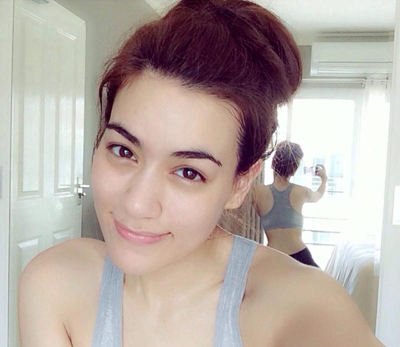 Kimmy Kimberley vẫn giữ được phong độ hơn người khi khoe mặt mộc.
