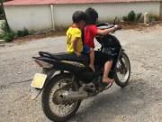 Làm mẹ - Phụ huynh hoảng sợ trước cảnh bé gái 10 tuổi ở Hòa Bình chở em phóng xe máy vun vút